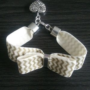 Elastic bracelet